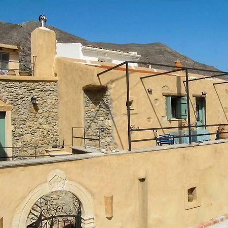 Private Studio In Historic House Lastros Ngoại thất bức ảnh