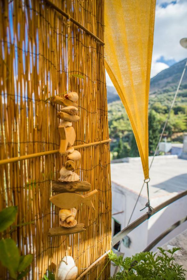 Private Studio In Historic House Lastros Ngoại thất bức ảnh