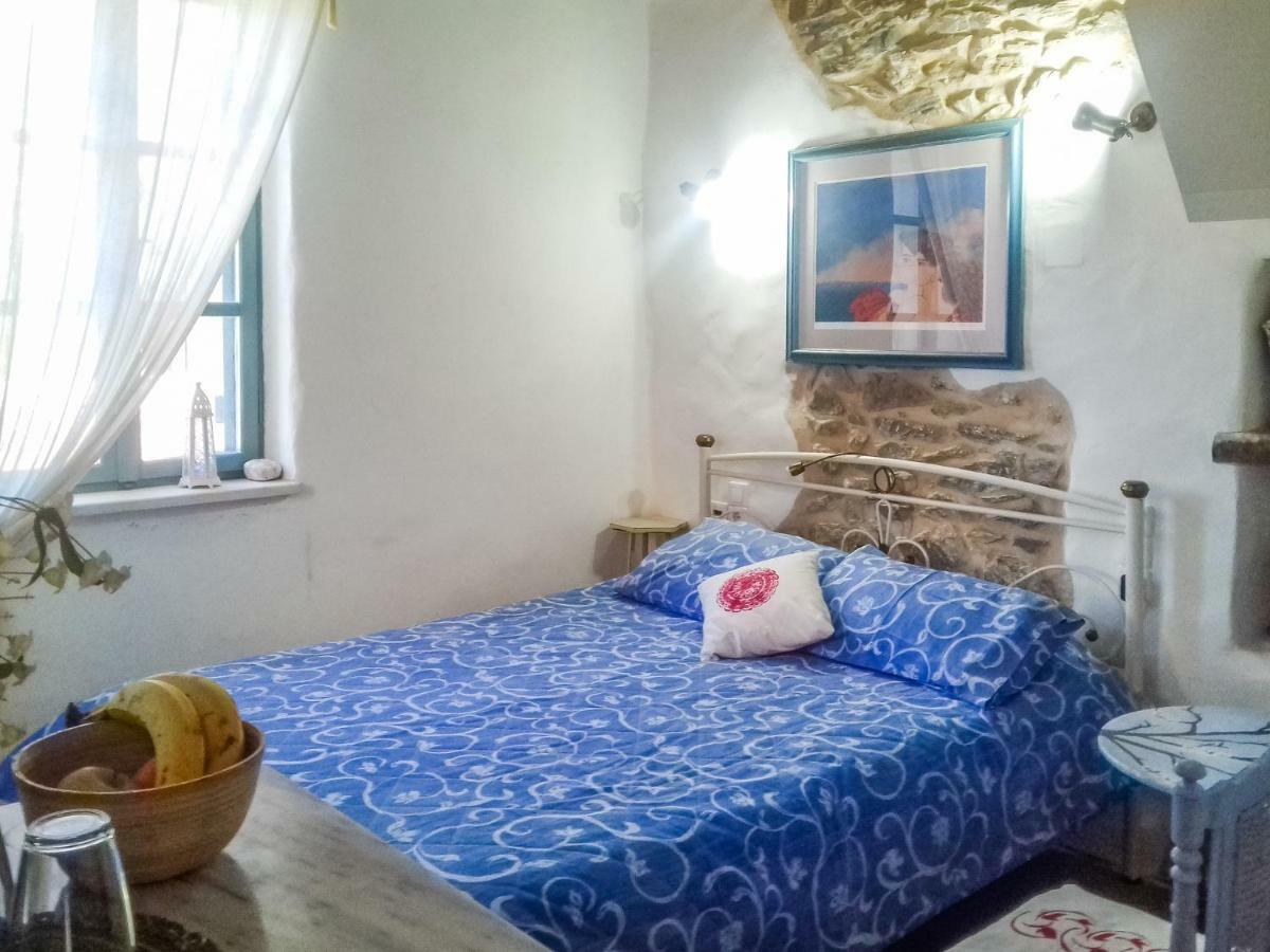 Private Studio In Historic House Lastros Ngoại thất bức ảnh