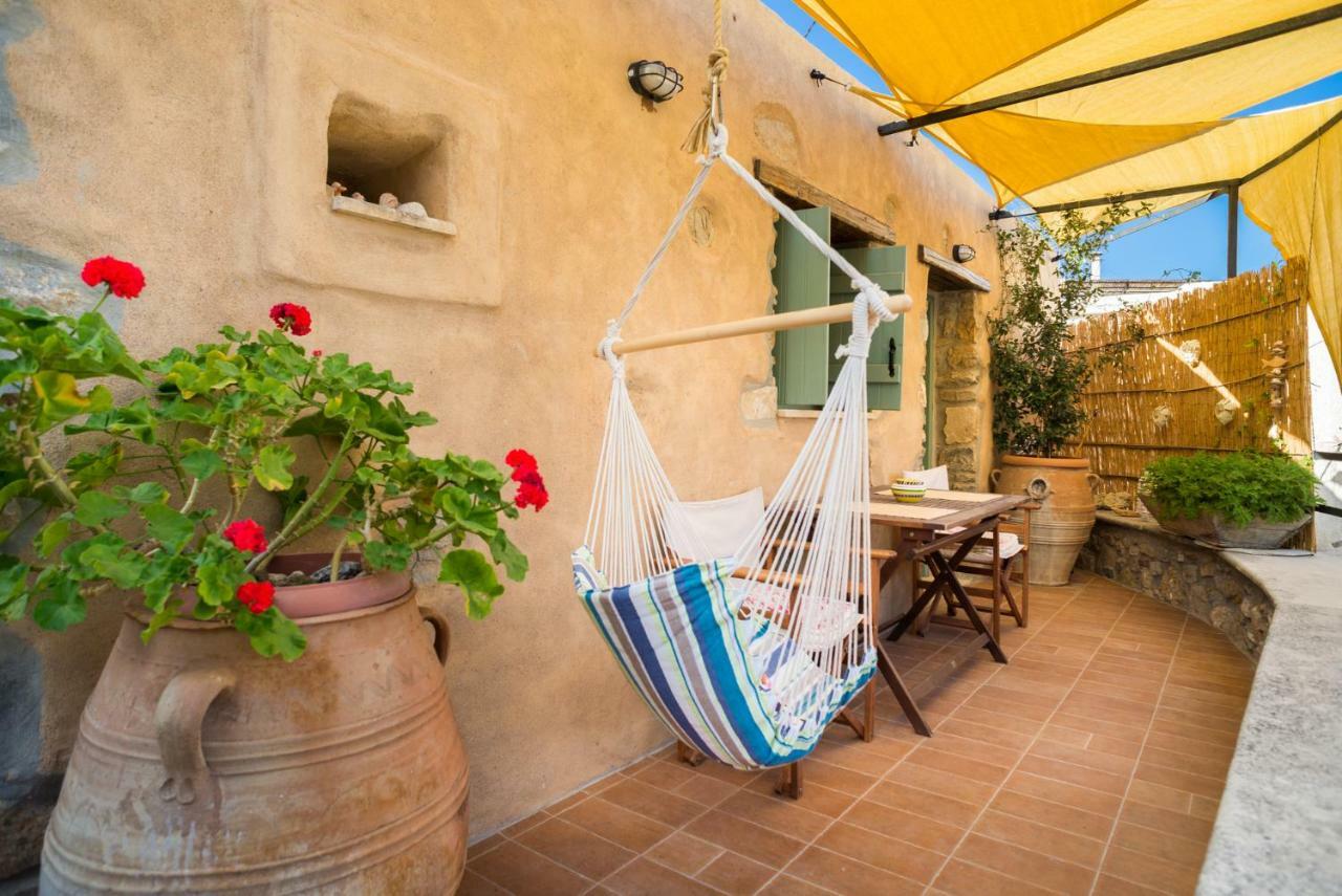 Private Studio In Historic House Lastros Ngoại thất bức ảnh